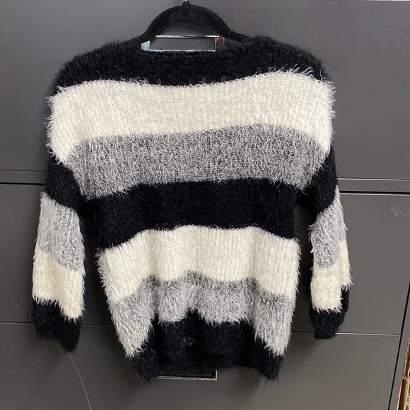 Sweater xs - Picture 2 of 2